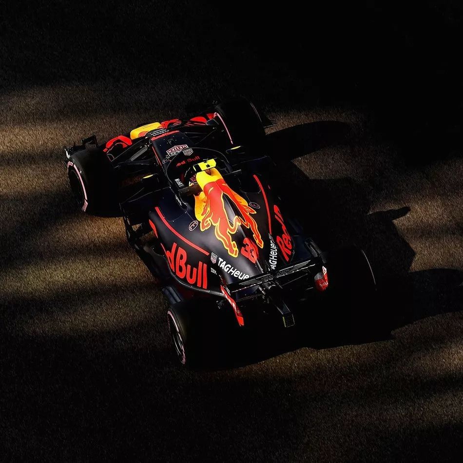 关于梅赛德斯完胜红牛二队,阿隆索惊艳四座的信息 关于梅赛德斯完胜红牛二队,阿隆索惊艳四座的信息