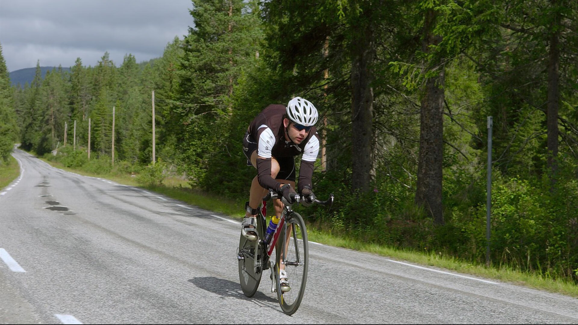 节奏大师德里赫特引领风潮，哥伦比亚压哨绝杀莱比锡红牛