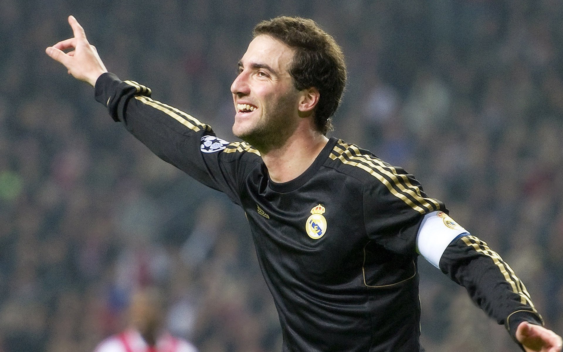 森林狼对阵广东队，福克斯成为胜负手