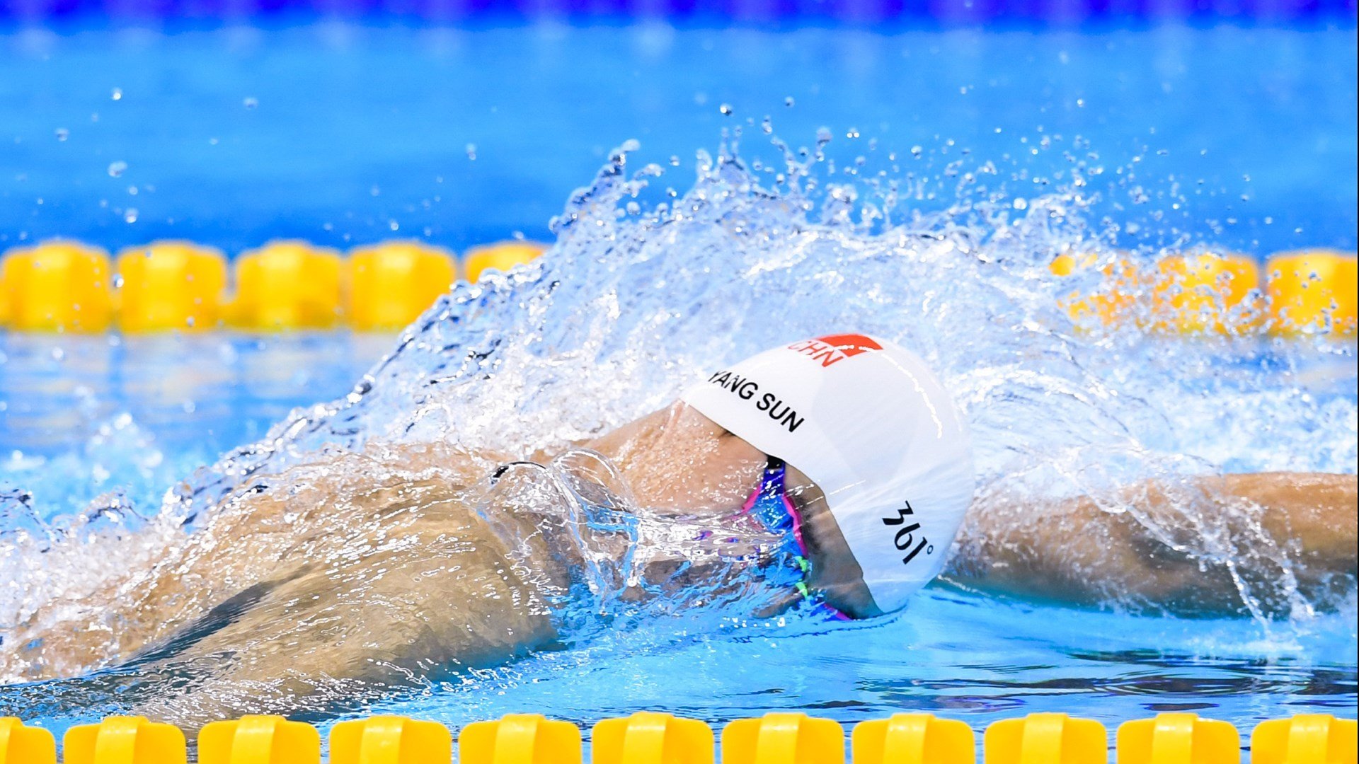 篮网对阵新疆队,利拉德扛起全队的孤胆英雄时刻